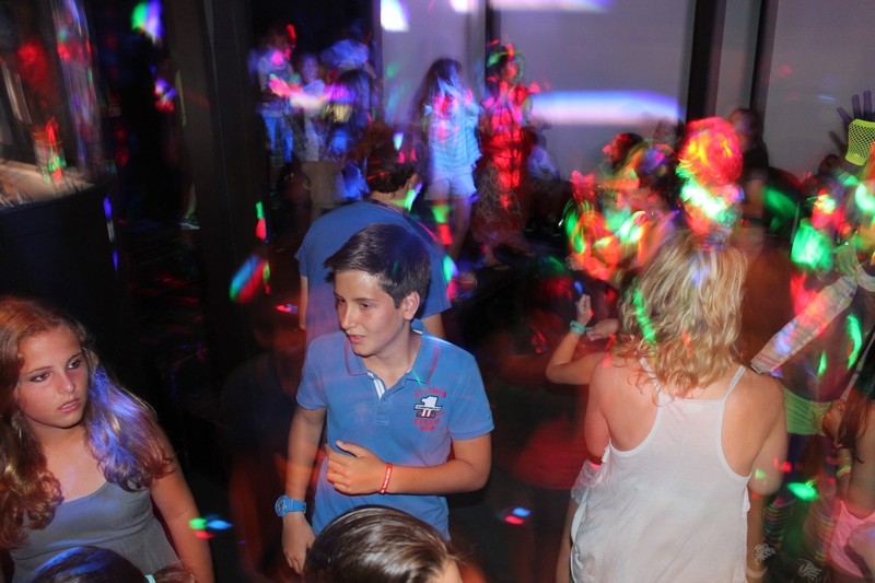 Village Camps International Summer Camp Leysin, Switzerland 2025-08-09 https://www.villagecamps.com/journals_admin/images/696-17-disco (114).jpg